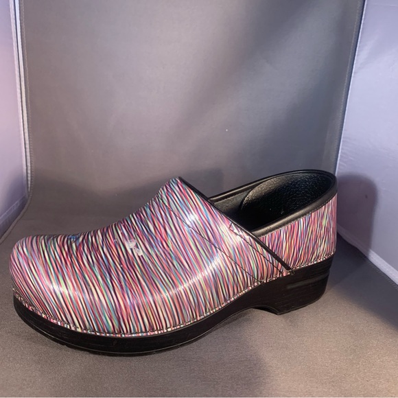 Dansko Pink and Purple Pastel Yarn Pattern Mules Comfortable Slip-On Clogs - Picture 3 of 8